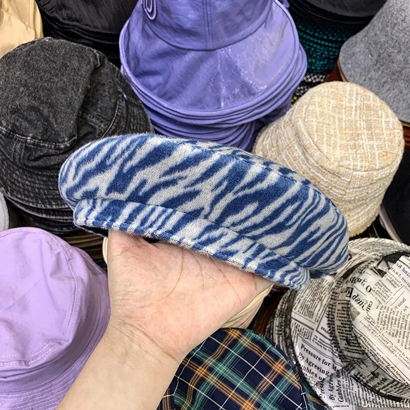 

Korean Style Beret Autumn and Winter New Plush Pattern Personalized Street Decoration Artist Hat In Stock Trend Hats for Women