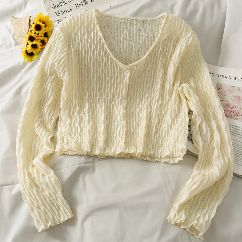 

Autumn New Style Blouse Female Round Neck Long-sleeved Blusa Plaid Pleated Slim Slim Short Single-breasted Top DF700