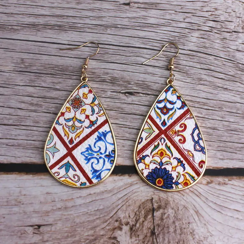 ZWPON радужные квадратные серьги из искусственной кожи с принтом в виде Капли