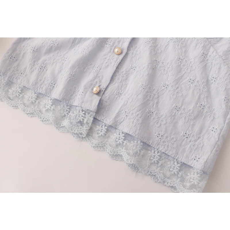 

Women's Blouses French Style Vintage Lace Patchwork Pearl Buttons Shirt 2021 Summer New Elegant V Neck Casual Loose Blusas Mujer