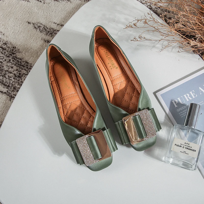 Тонкие юбки Новинка 2019 года Красные туфли в сеточку Женская обувь на плоской