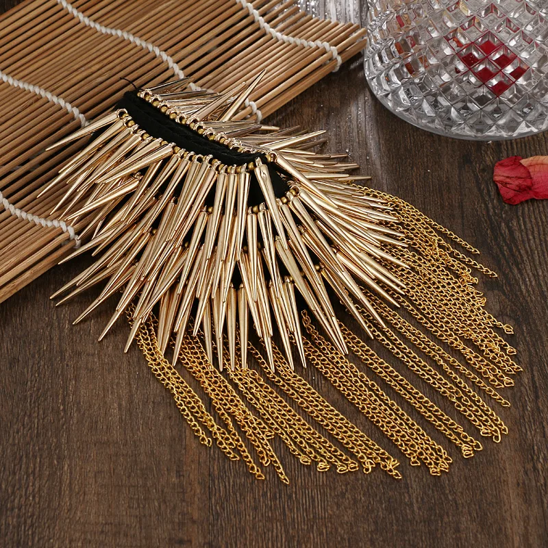 Модные эполеты с кисточками и заклепками Наплечные чарушки ручной работы