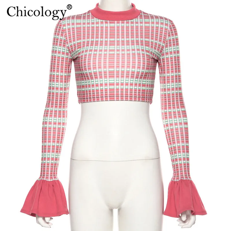 Женская укороченная футболка Chicology розовая клетчатая с длинным рукавом в стиле