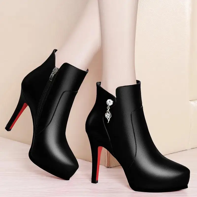 

Женские модные милые высококачественные красные ботинки из искусственной кожи на боковой молнии для вечерние, женские классические черные...