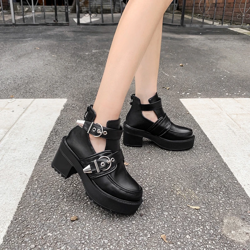 Женские короткие ботинки с ремешком пряжкой женские мотоциклетные из