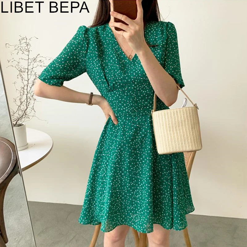 

Женское атласное платье выше колена, Повседневное платье с цветочным принтом, V-образным вырезом и высокой талией, модель DR1585 на лето, 2021