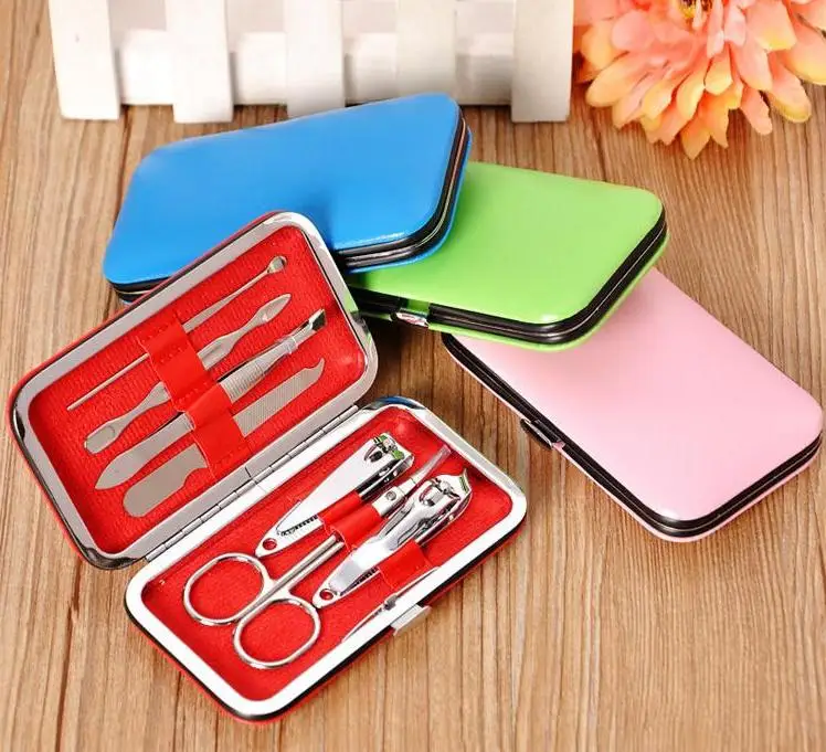 

7pcs Nail Clippers Kit Scissors Tweezer Knife Ear Pick Utility Manicure Set Tools Gifts Random Colors Wholesale
