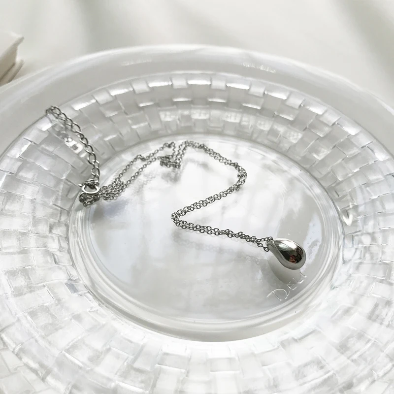 

SUPERAINBOW S925 Sterling Silver Drop Necklace Collarbone Chain Instagram Female Simple Fashion Water Drop Pendant SR-N36