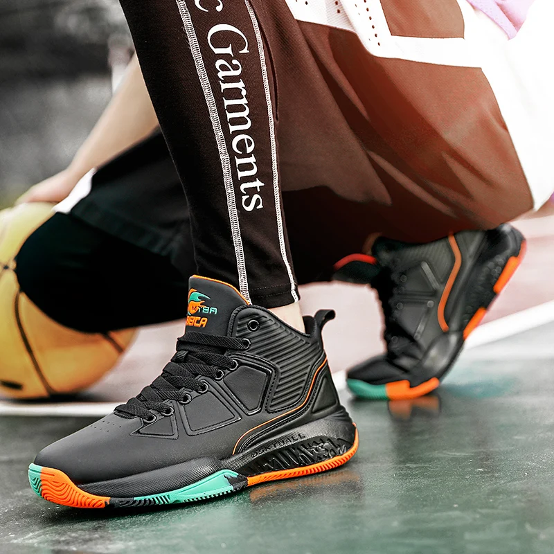 Баскетбольная обувь с высоким берцем |