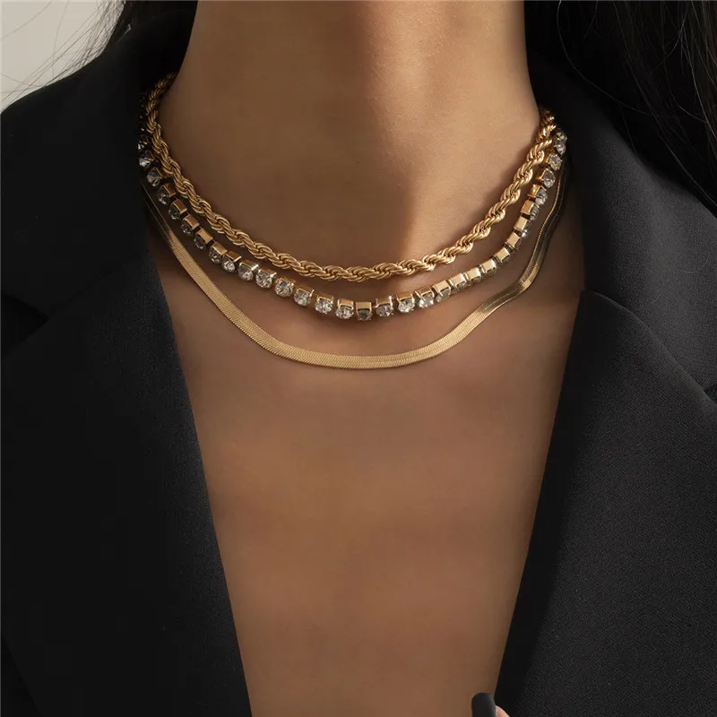 

New Fashion Temperament Multi-layer Female Necklace Jewelry Korean Version Of Simple Geometric Diamond-studded Clavicle Necklace