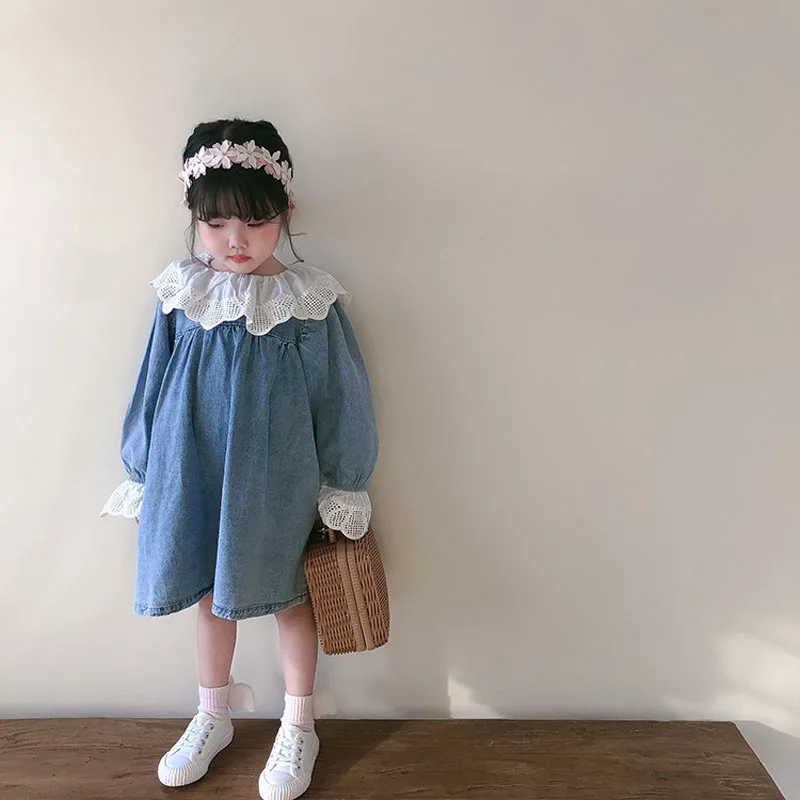 Детское джинсовое платье с длинными рукавами и цветочным кружевом | Детская