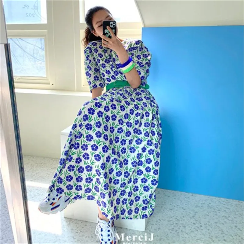 

2021 round neck retro flowers loose lace dress with belt women