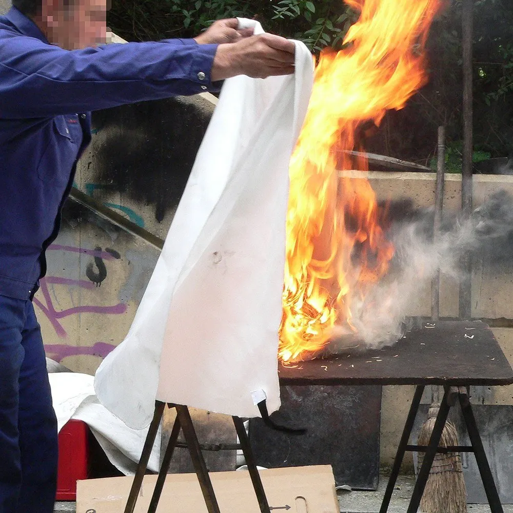 

1M*1M Fiberglass Fire Blanket for Emergency Survival Fire Suppression Blanket Fire Fighting Shelter Safety Shield Flame Retardan