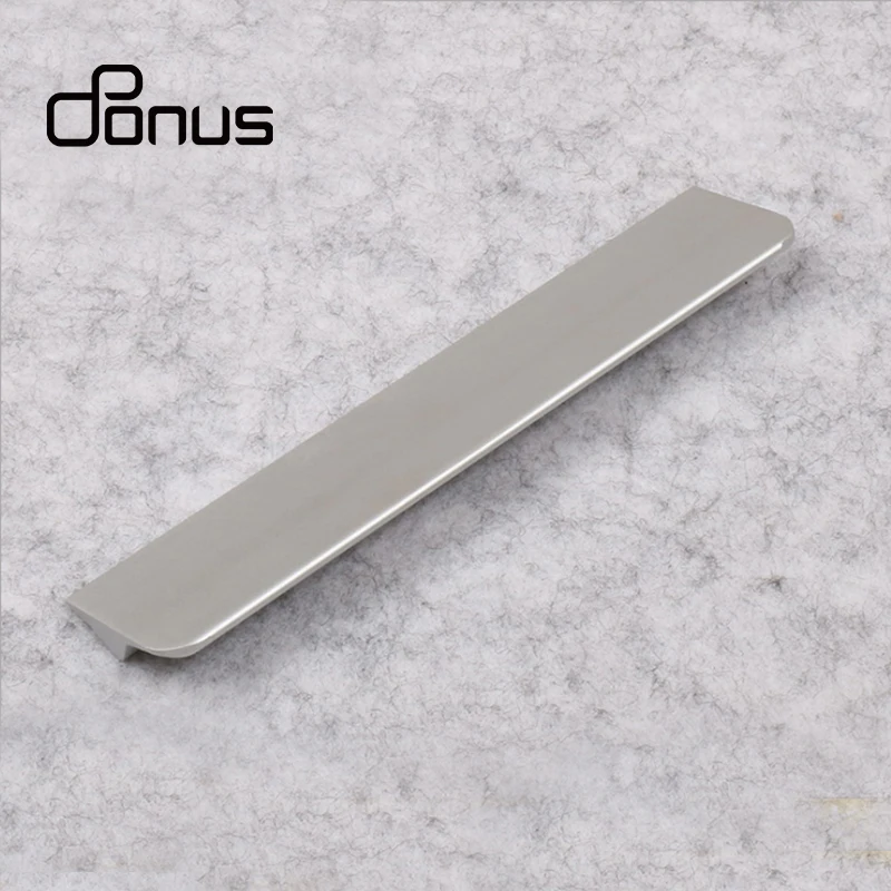 Алюминиевая дверь для кухонного шкафа в современном минималистичном