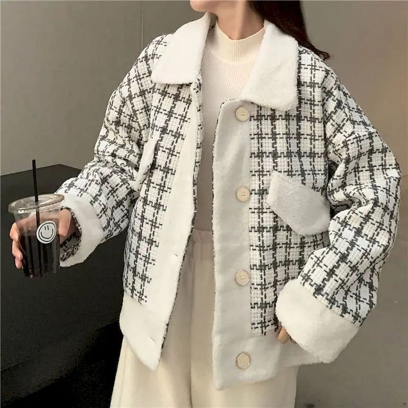 

2021 Autumn Winter Jacket Female Retro Plaid Large Size Imitation Lamb Wool Coat Fashion Top Women Clothing Oversize Clothes
