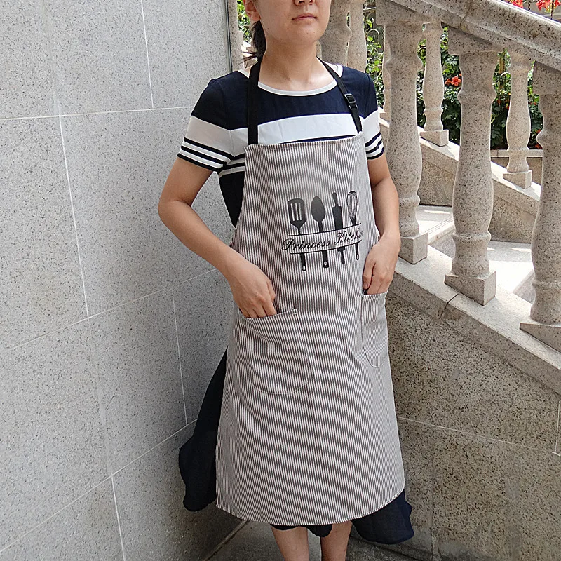

2021 Apron Black Knife and fork Print Brief Adult Water and Oil Proof Apron Kitchen Restaurant Cooking Bib Aprons with Pocket