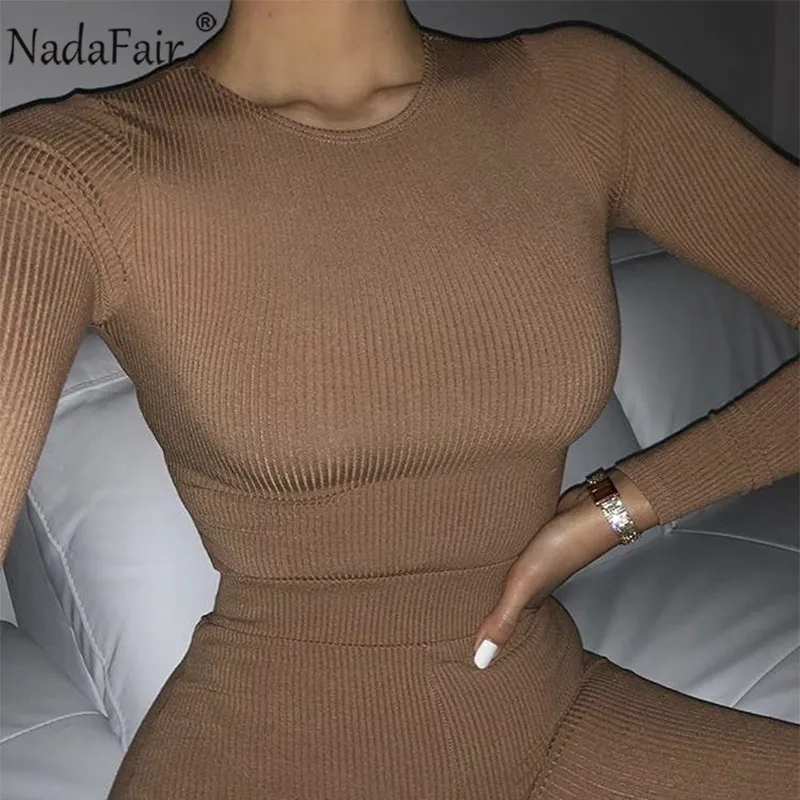 Женское трикотажное боди в рубчик с круглым вырезом и длинным рукавом | Женская