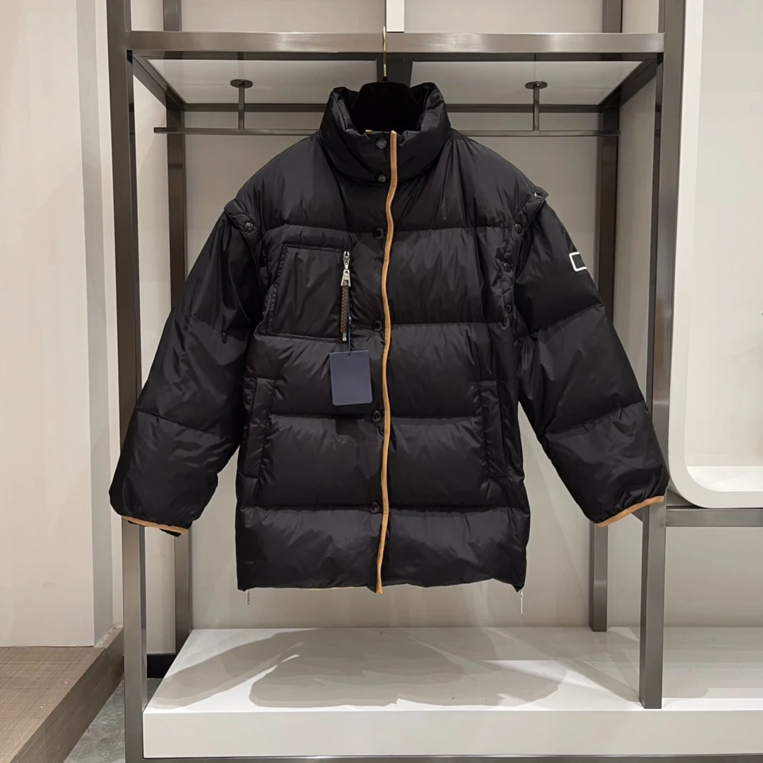 

Пуховик большого размера со съемными рукавами