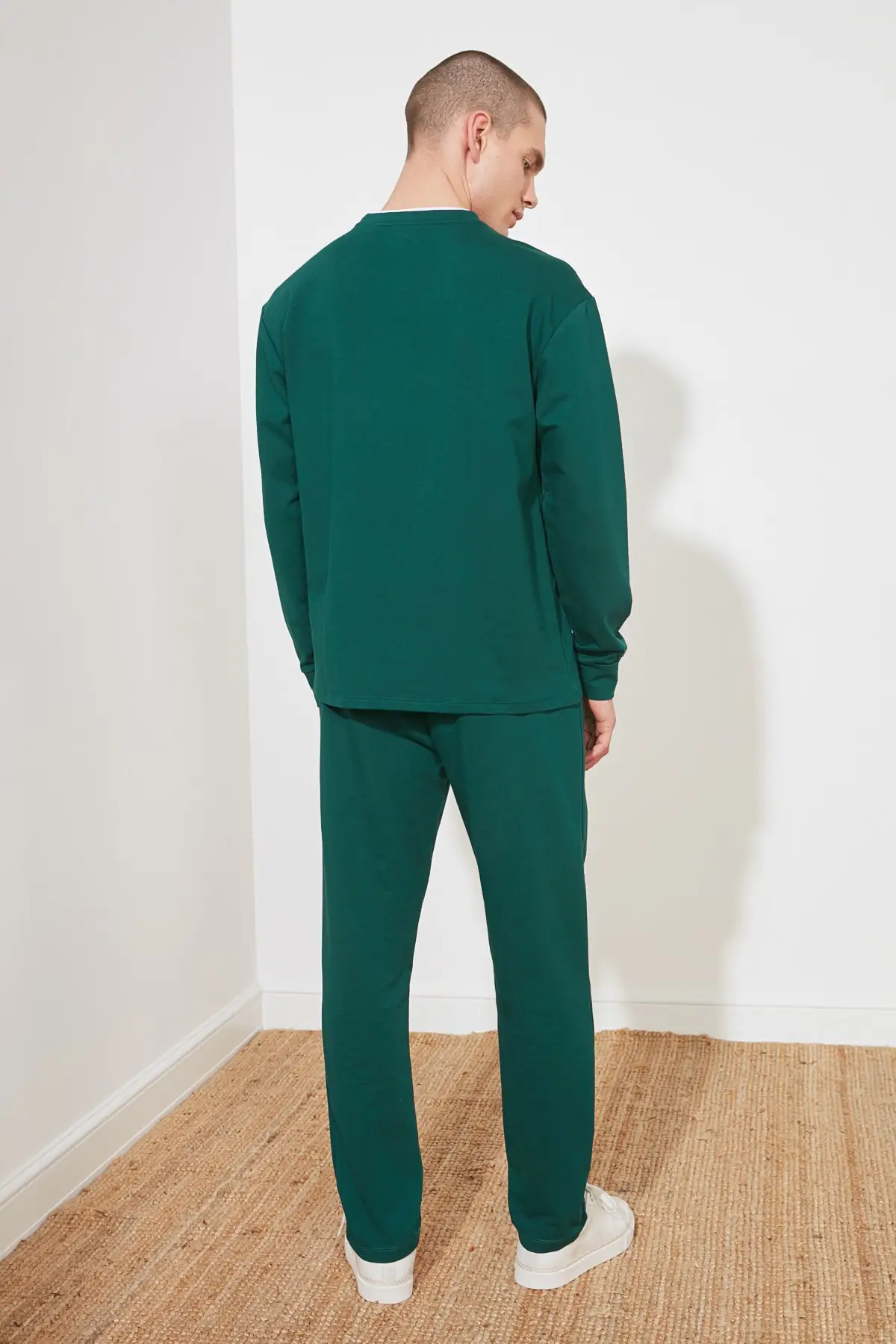 

Trendyol Men 'S Regular Fit Tracksuit Team TMNSS21EM0043