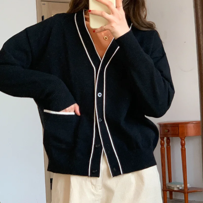 Женский кардиган с V-образным вырезом длинным рукавом и карманами |