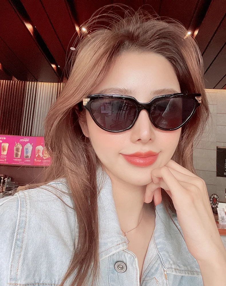 

Солнцезащитные очки с квадратной оправой UV400 для мужчин и женщин, трендовые Роскошные брендовые винтажные солнечные аксессуары для вождения, 2021