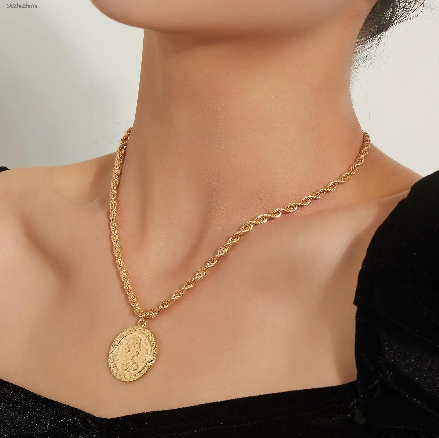 

Fashion trend queen image metal medal pendant necklace roman coin retro punk thick chain men and women accessories