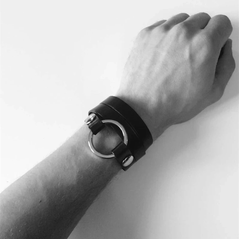 Кожаная портупея на запястье для мужчин регулируемый браслет фетиша готического