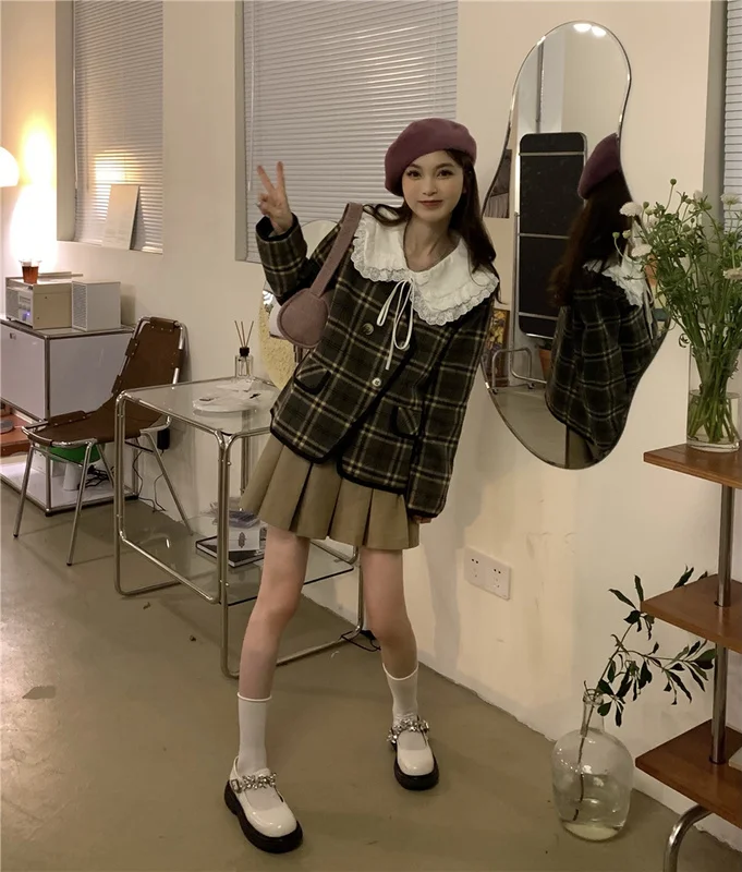 

Retro Plaid Webbing Woolen Coat