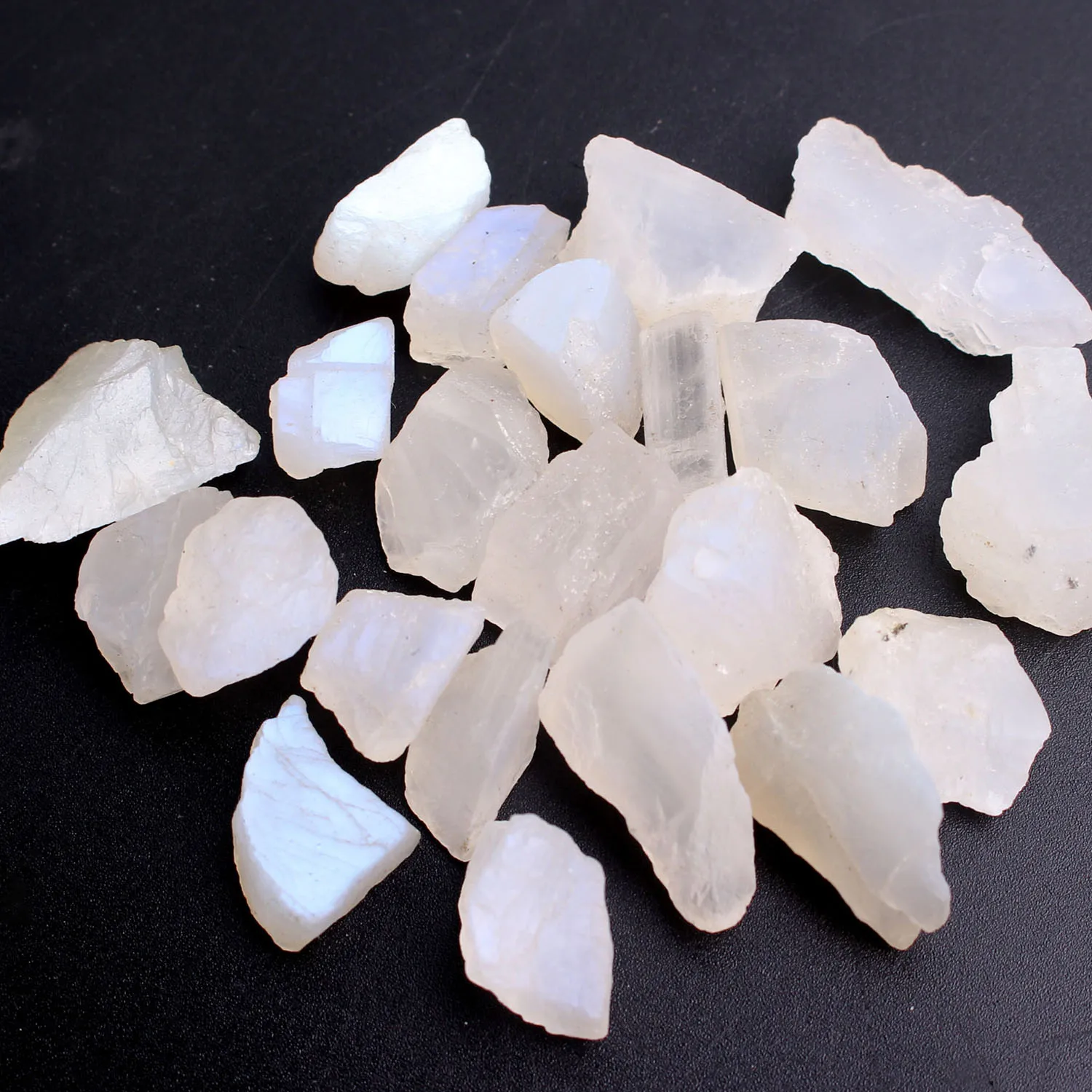 Высококачественный Редкий Натуральный Белый Лунный камень опущенный кристалл