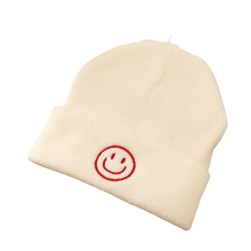 Шапка вязаная крючком осенняя теплая однотонная милая мультяшная улыбка |