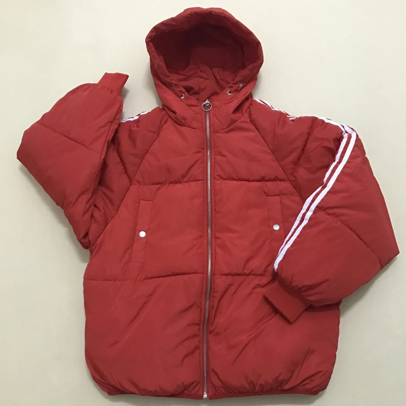 Короткая спортивная зимняя куртка Женская парка пальто пуховик больше размера