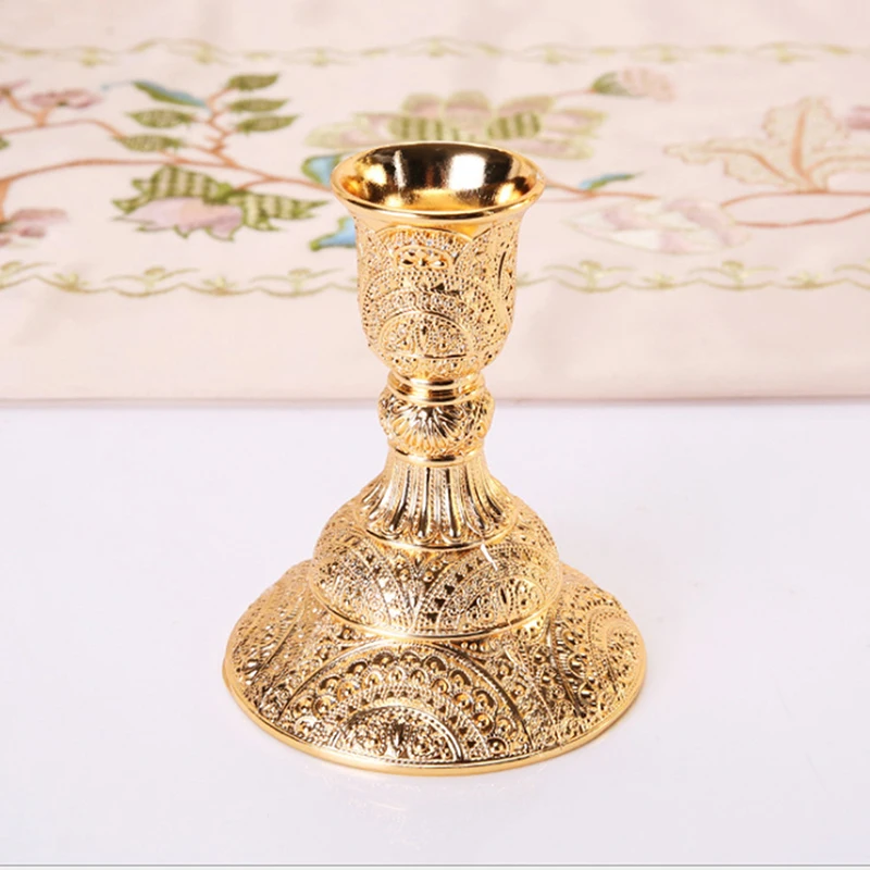 

Metal Candle Holders Hollow Design Candlestick Tabletop Candle Stand Wedding Decoration Candelabra Home Decor Candelabrum