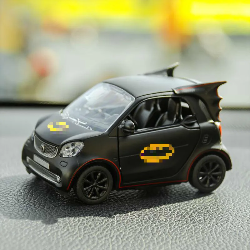 Аксессуары для украшения автомобиля 1:32 модель из сплава с Бэтменом умный звук и