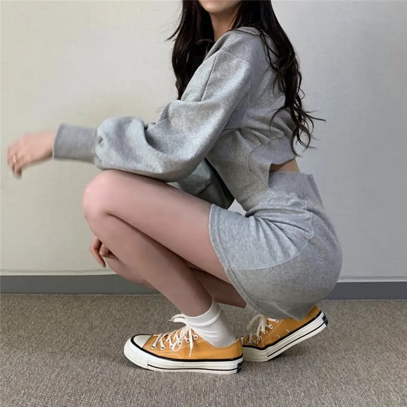 Женское мини-платье с открытой спиной Alien Kitty однотонное серое хлопковое