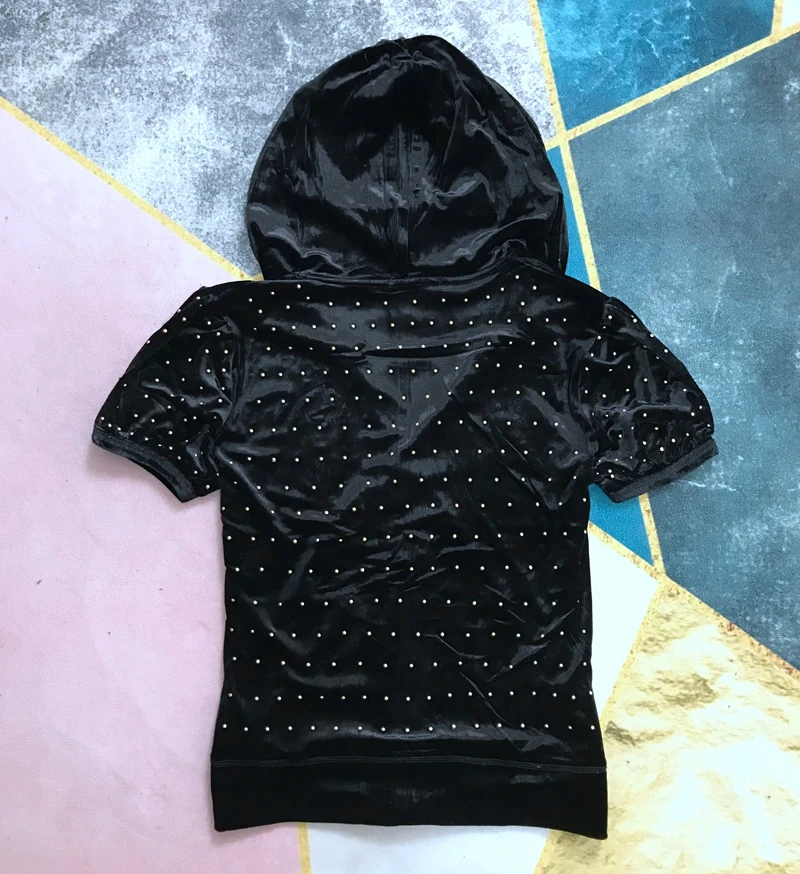 

2021 summer new style women's wear hooded short-sleeved middle pants sport suit velvet fabric full body rivet two-piece set