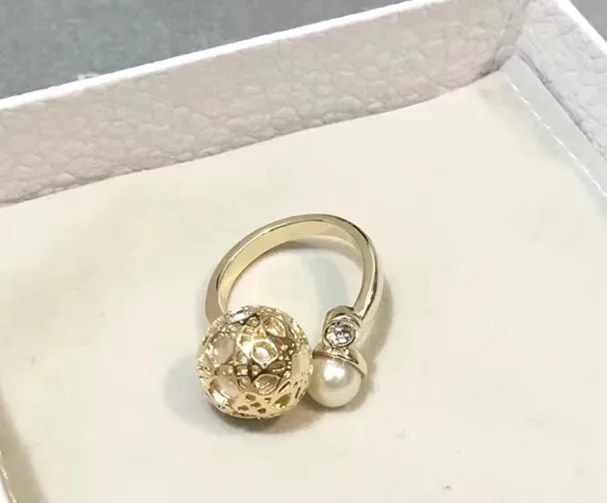 Модные женские туфли известного бренда вечерние ювелирные изделия открытая