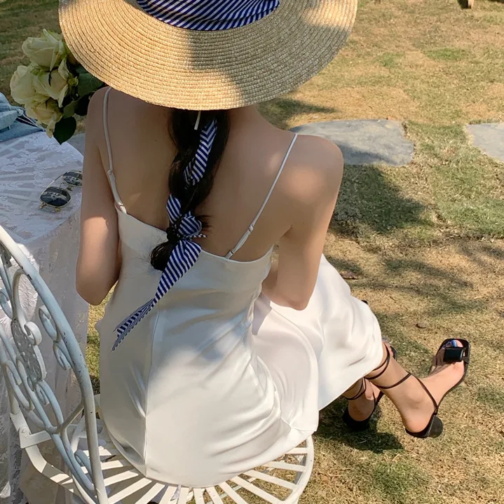 

2021 New Texture Silk Irregular Big Slit Slim-fit Sling French Temperament Halter Dress