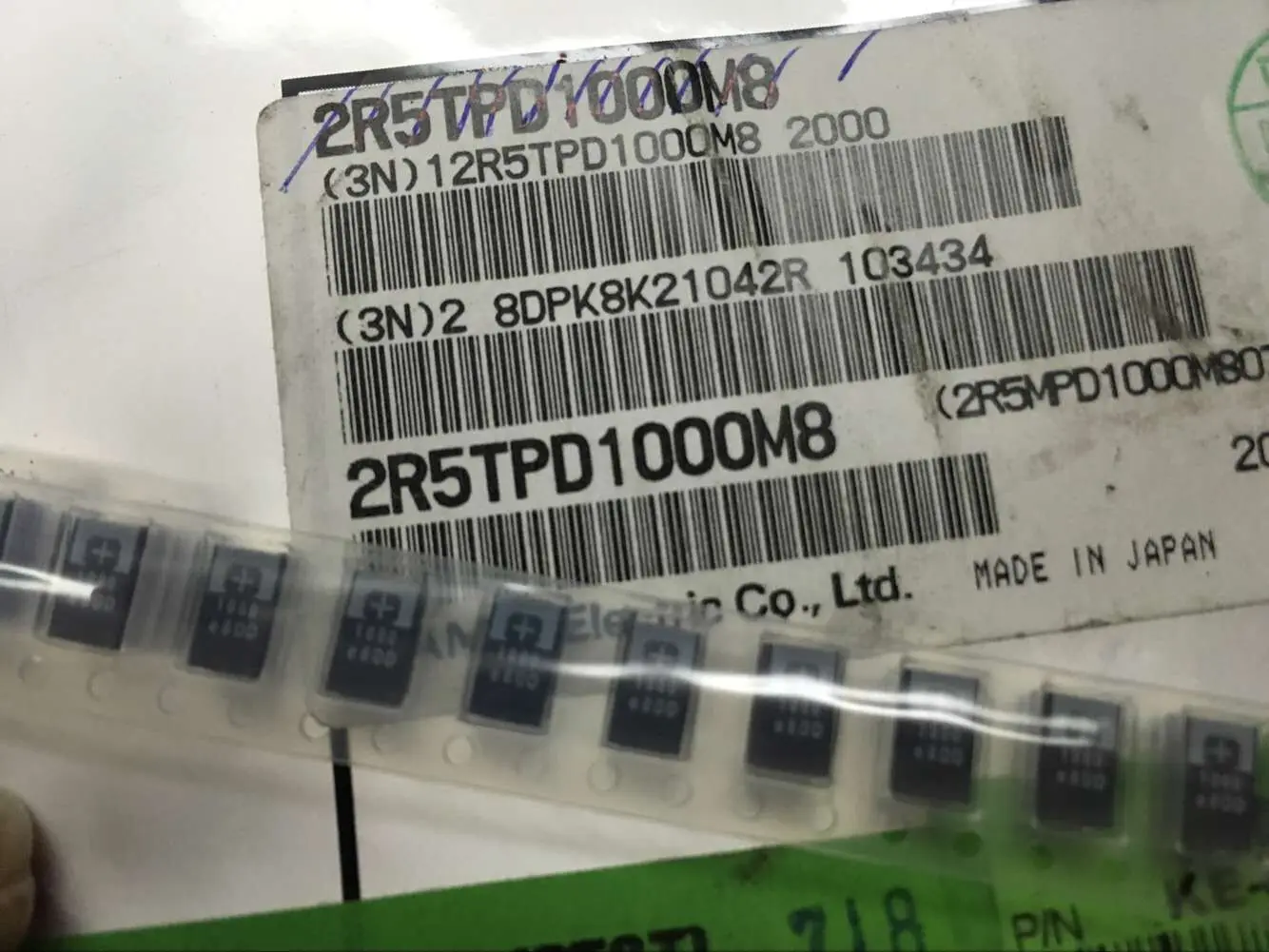 

Solid tantalum capacitor 2.5V1000UF SMD 2R5TPD1000M5