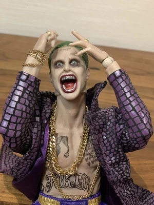 

Spot 1/6 Scale Laughing and Screaming Clown Head Sculpture for 12 inch action figure body
