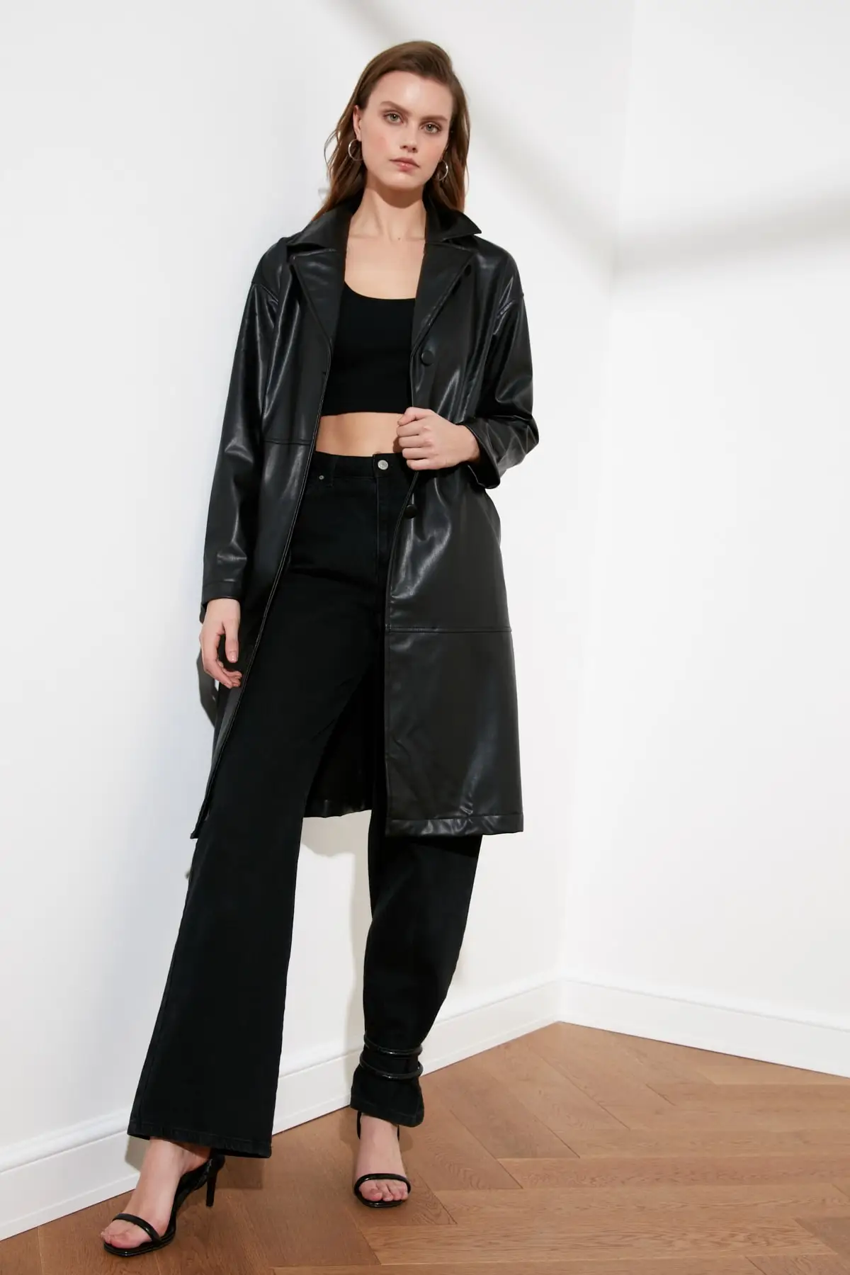 

Trendyol Arched Faux Leather Long Trench Coat TWOSS21TR0030
