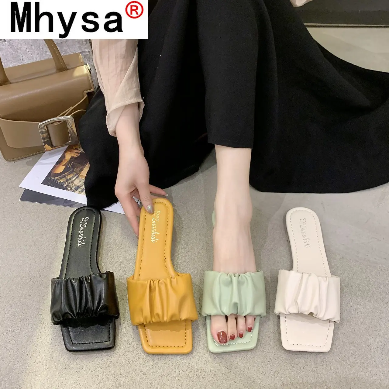 

2021 New Summer Square Open-toed Shoes Soft Sole Outdoor Slippers Women's Sandals Pleated Herringbone Sandals Casual Beach Shoes