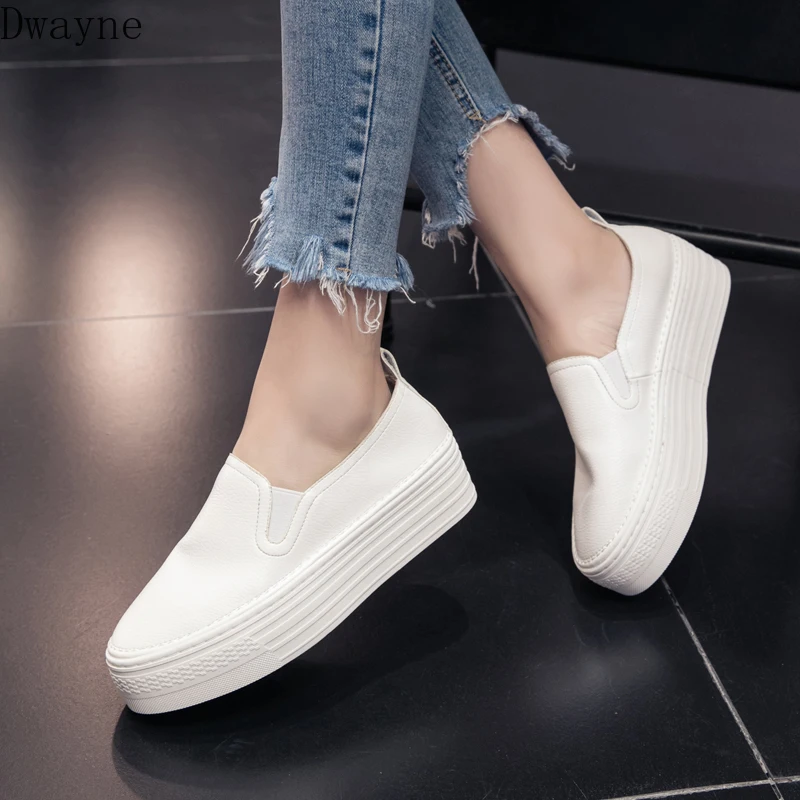 Кожаные маленькие белые туфли Лоферы без застежки на рифленой подошве Женская