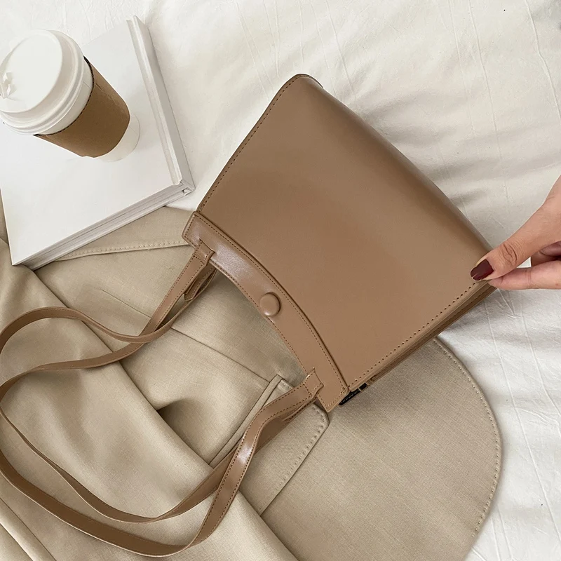 

Women's PU Leather Solid Color Shoulder Bag Mobile Wallet Cosmetic Bag Ladies Diagonal Bag Square Bag