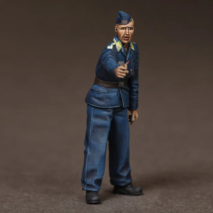 

1/35 Feldwebel Fallschirmjager. 1939-1945, Resin Model Soldier GK, WWII military theme, Unassembled and unpainted kit
