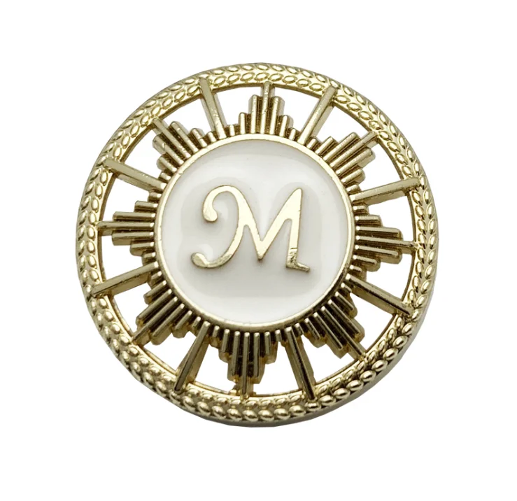 Ажурное круглое металлическое платье пальто с надписью M большие брендовые