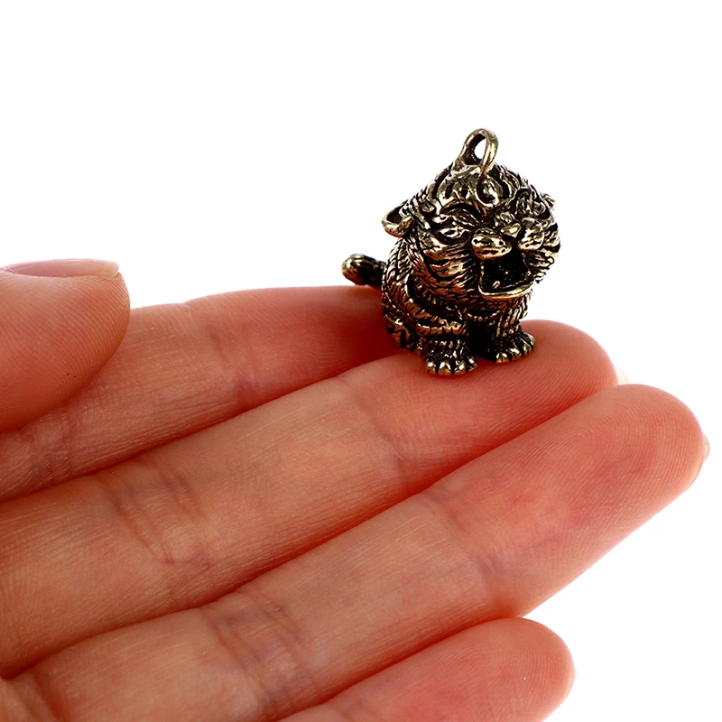 

Tiger Casting Animal Figurine Abstract Geometric Style Metal Retro Sculpture Brass Cartoon Little Tiger Keychain Pendant Zodiac