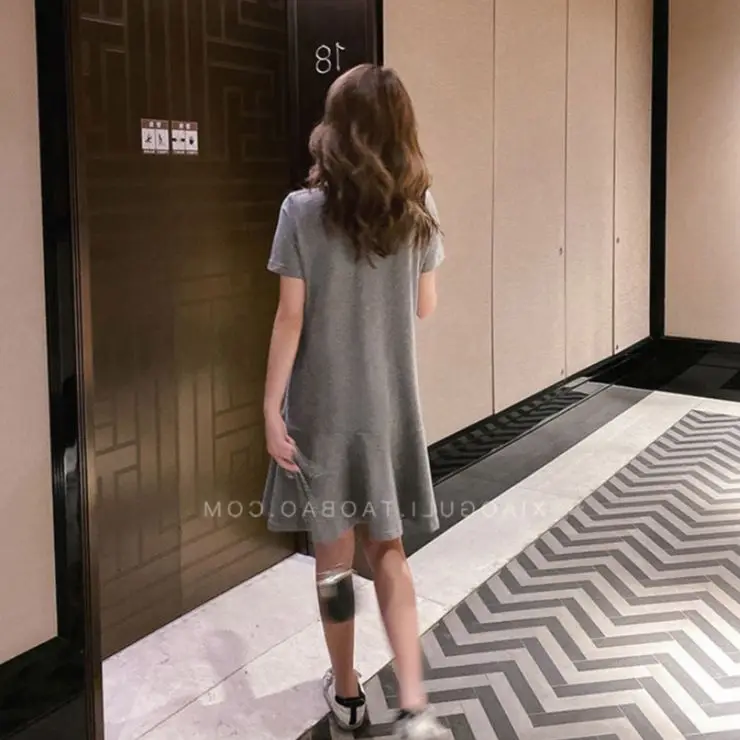 

. New dell grain XIAOGULI button collar dress