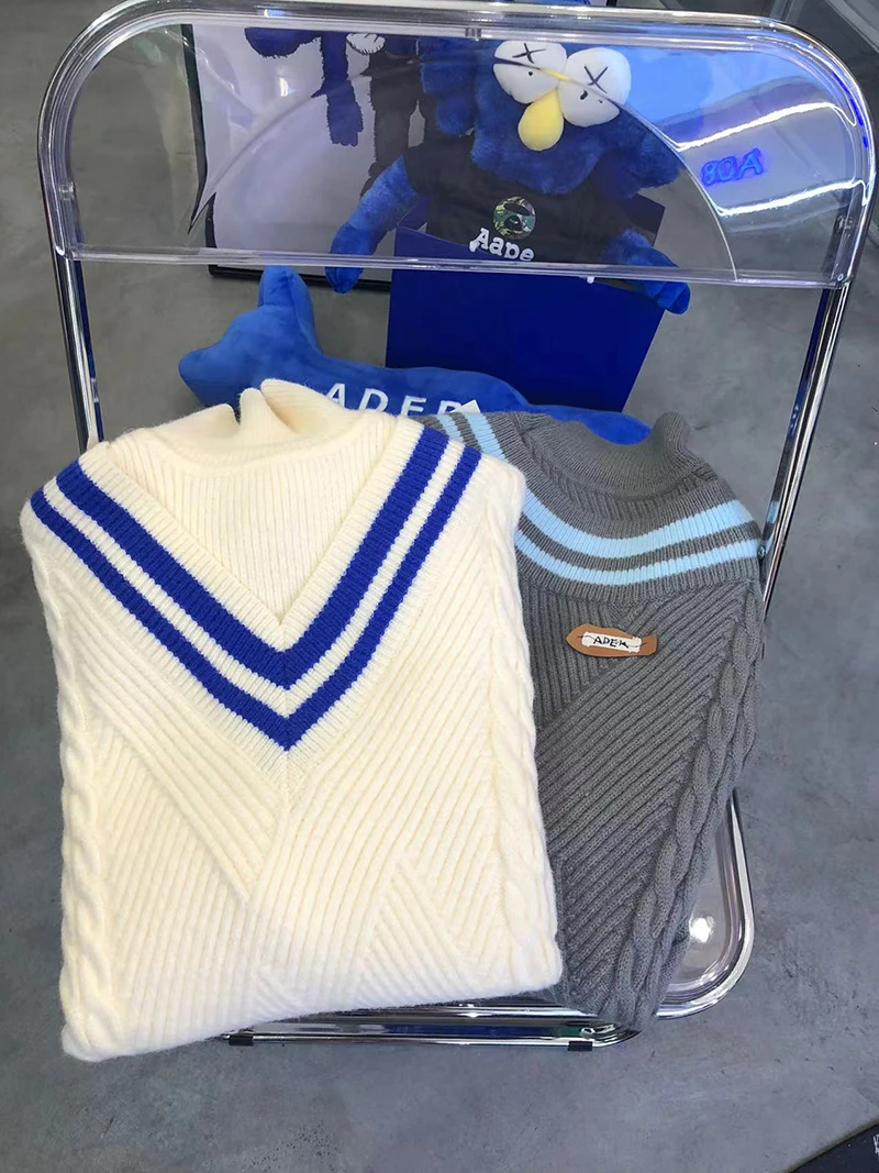 Женский жилет зимняя куртка в полоску с треугольным вырезом адербометным швом