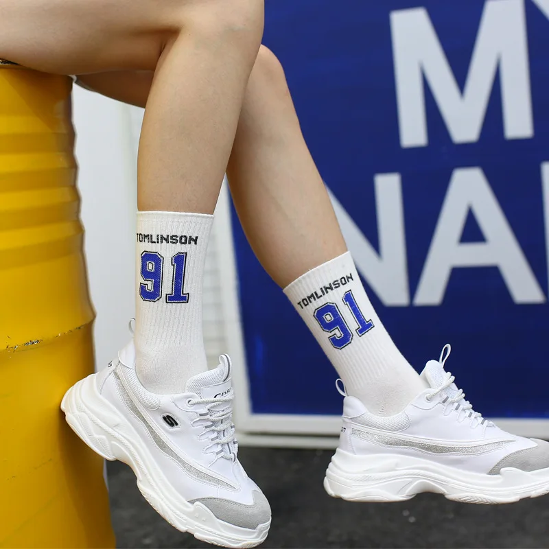 

Mens Harajuku New Japanese Ins College Wind Trend Korean Student Socks Female Stockings Mid-tube Socks Men Basketball Socks