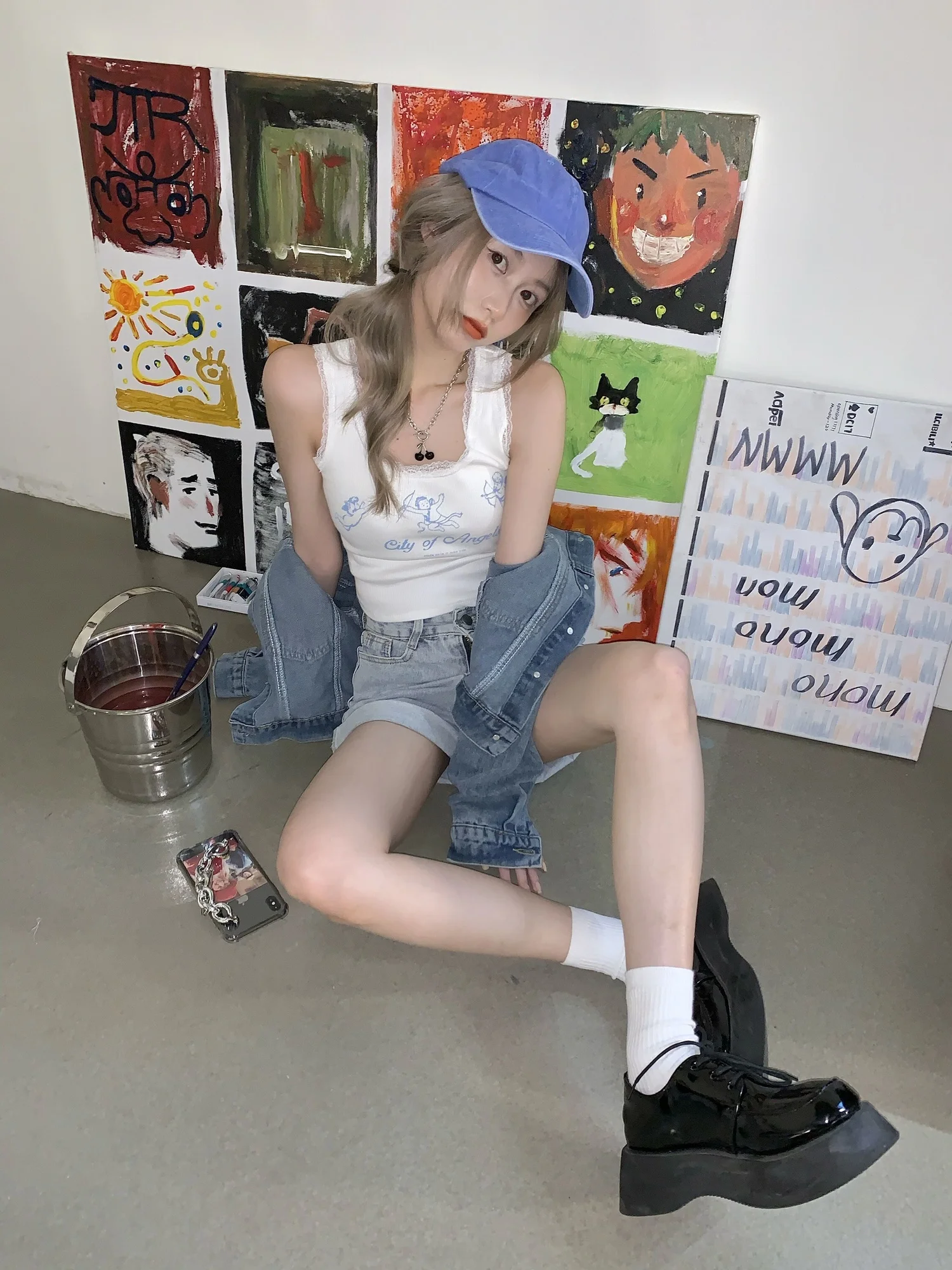 С машинкой идет осторожно в Корейском стиле иностранном изящный кружевной